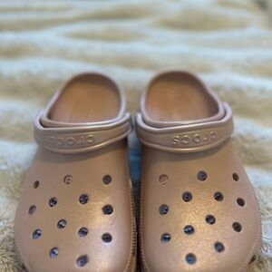 CROCS Classic Clog in Soft Glittery Pink
